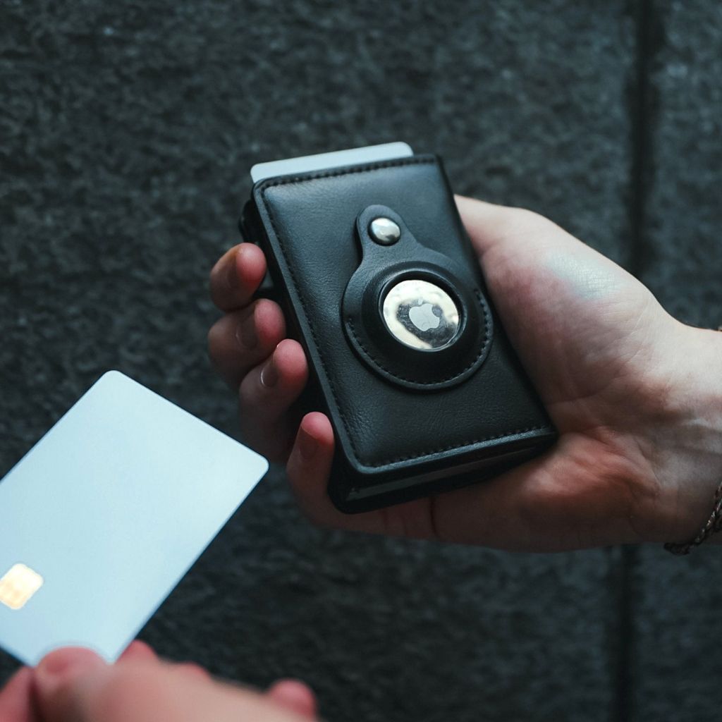 EVOLVED® AirTag Slide Wallet
